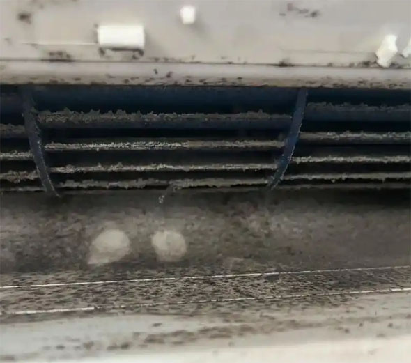 邛崃空调吹的风有股烧焦味是怎么回事